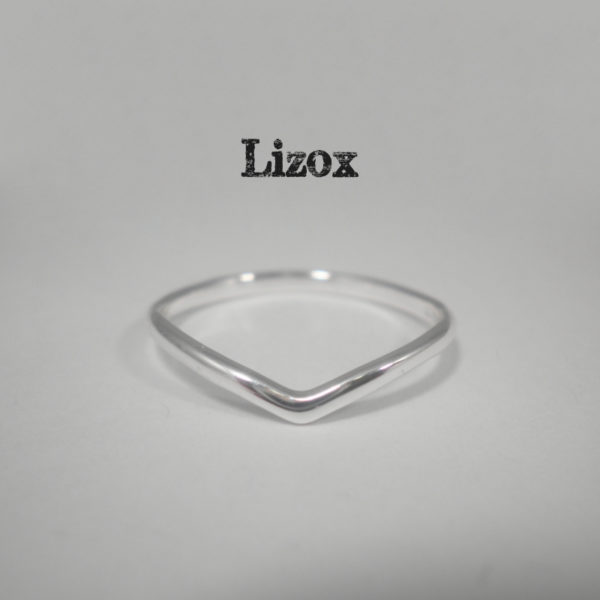 lizox-sterling-silver-chevron-midi-ring
