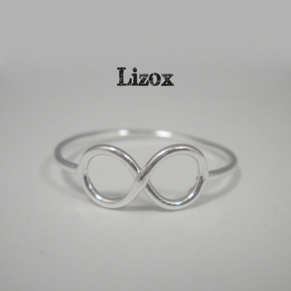 lizox-sterling-silver-infinity-ring