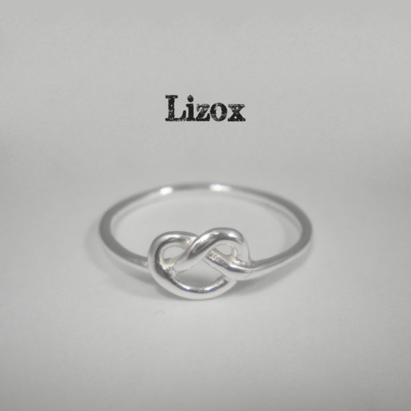 lizox-sterling-silver-knot-ring