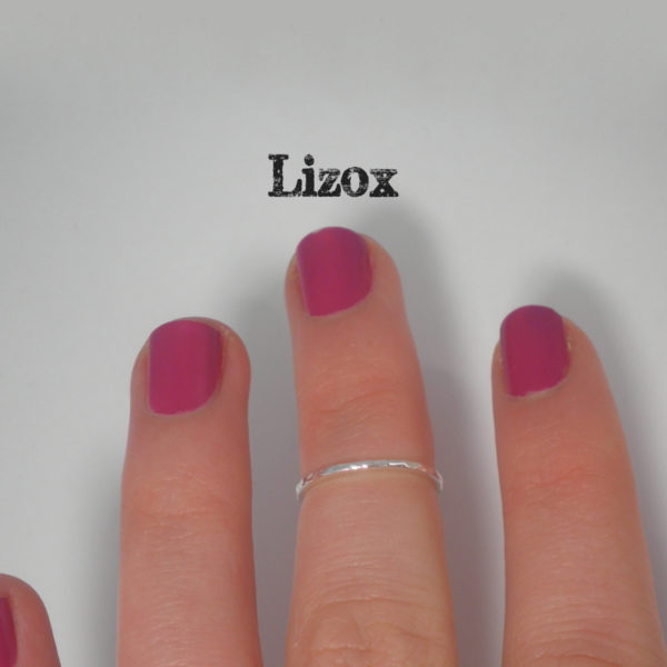 lizox-sterling-silver-stackable-hammerd-midi-ring